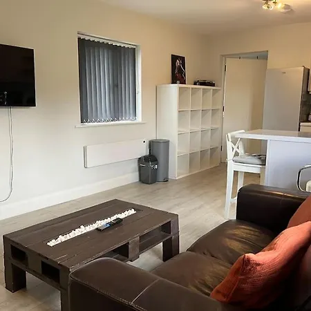 9 Modern On Equestrian Centre Apartment *